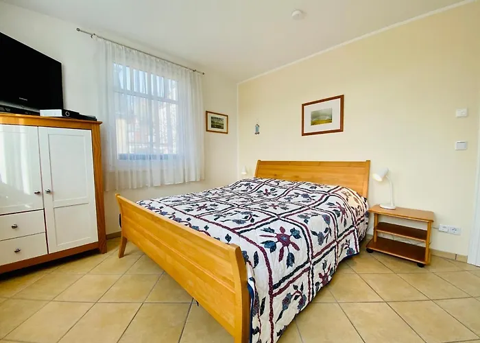 Neue Ernst - 3 아파트